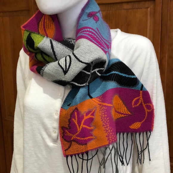 v fraas Accessories - V Fraas Acrylic Colorful Scarf